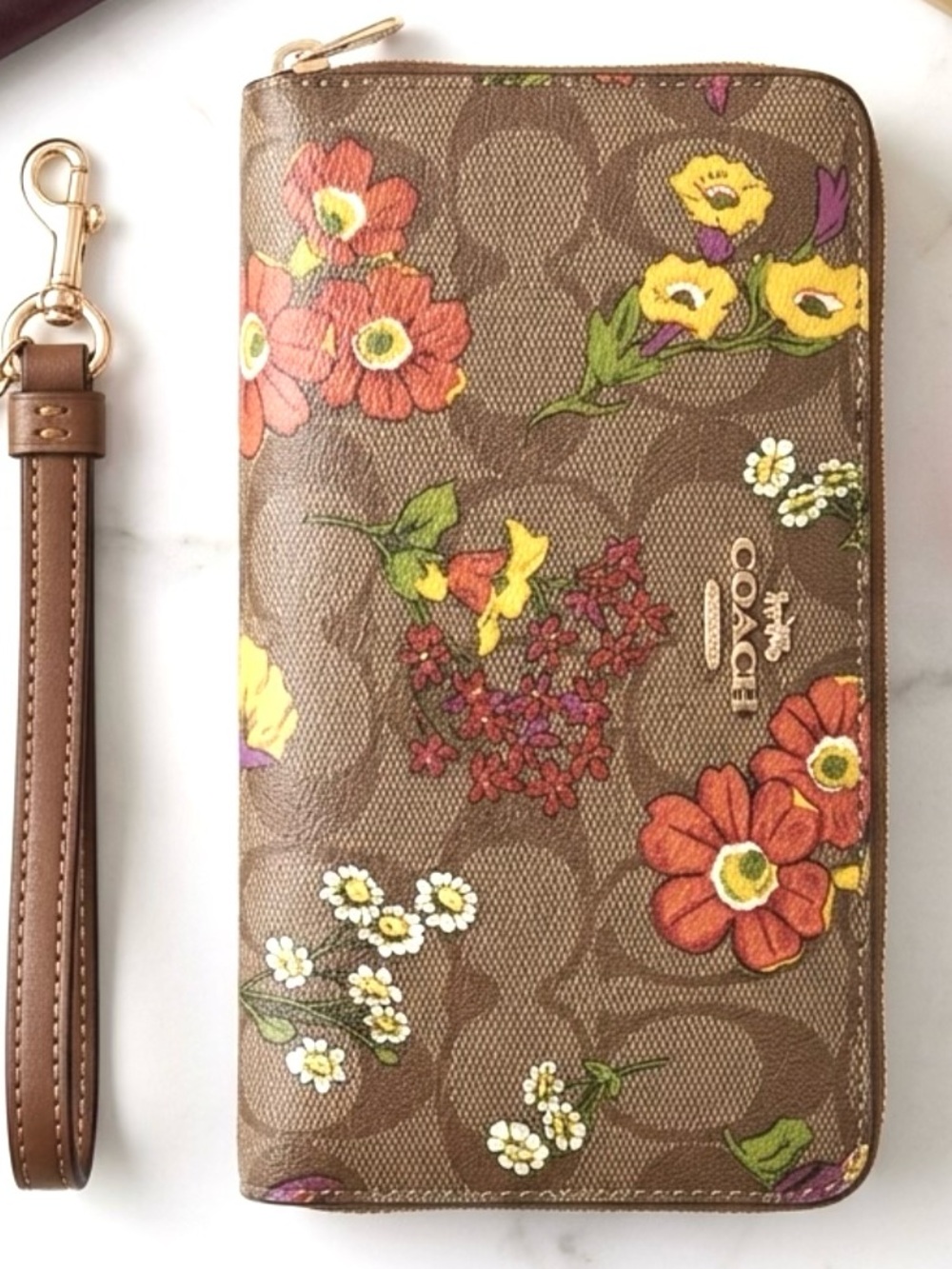 NWT Limited edition Authentic Coach wrestle Floral zip wallet